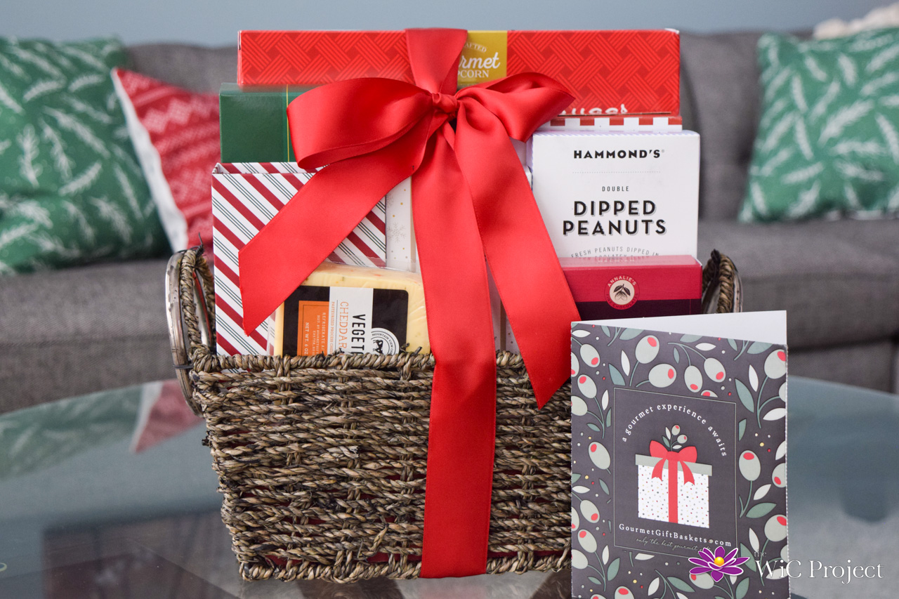 GourmetGiftBaskets.com Christmas Classics Gift Basket